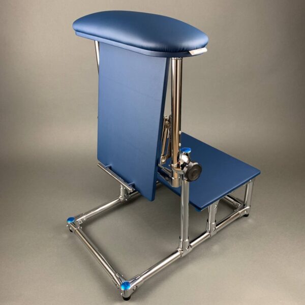 AKRI Pedicure Footrest with Two Shelves