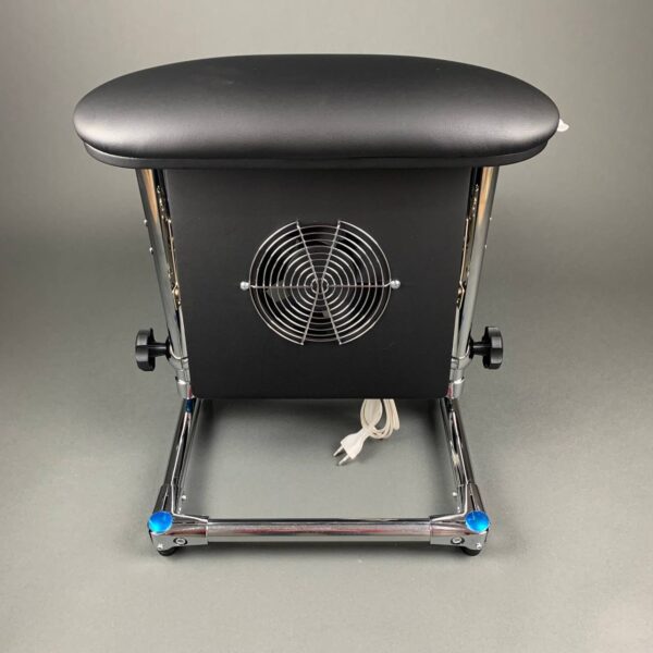 podnozek-do-pedicure-z-pochlaniaczem-i-polka-czarny-3 AKRI Pedicure Footrest with Two Shelves – Professional Pedicure Stand