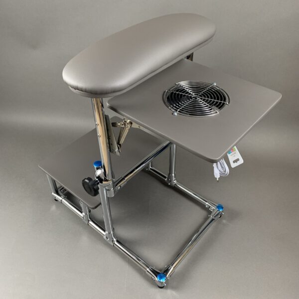 podnozek-do-pedicure-z-pochlaniaczem-i-polka-grafitowy-1-scaled AKRI Pedicure Footrest with Two Shelves – Professional Pedicure Stand