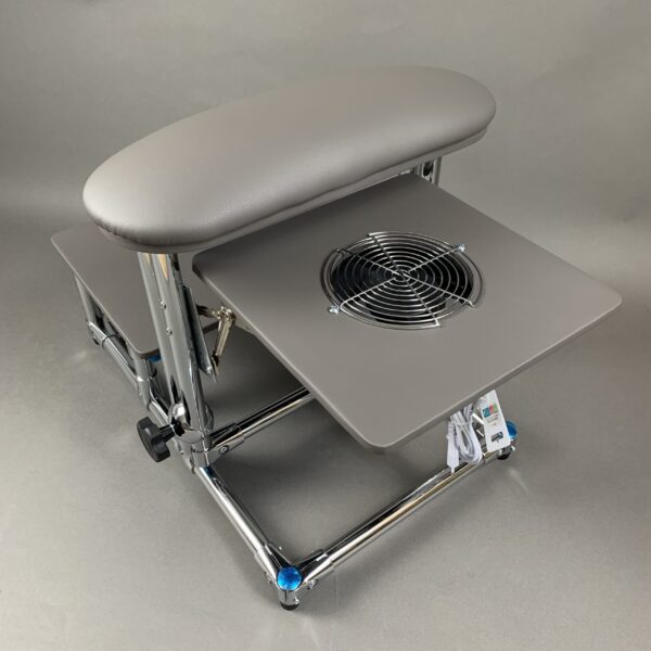podnozek-do-pedicure-z-pochlaniaczem-i-polka-grafitowy-2-1-scaled AKRI Pedicure Footrest with Two Shelves – Professional Pedicure Stand