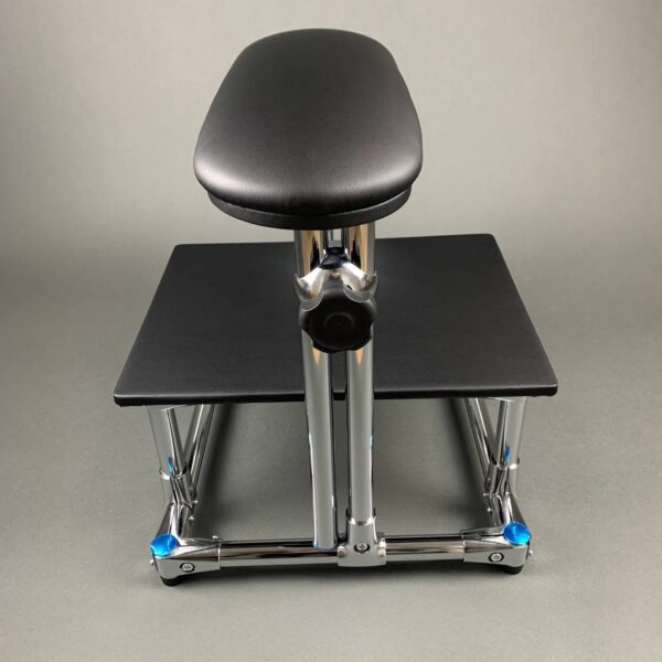 AKRI Pedicure Footrest with Shelf