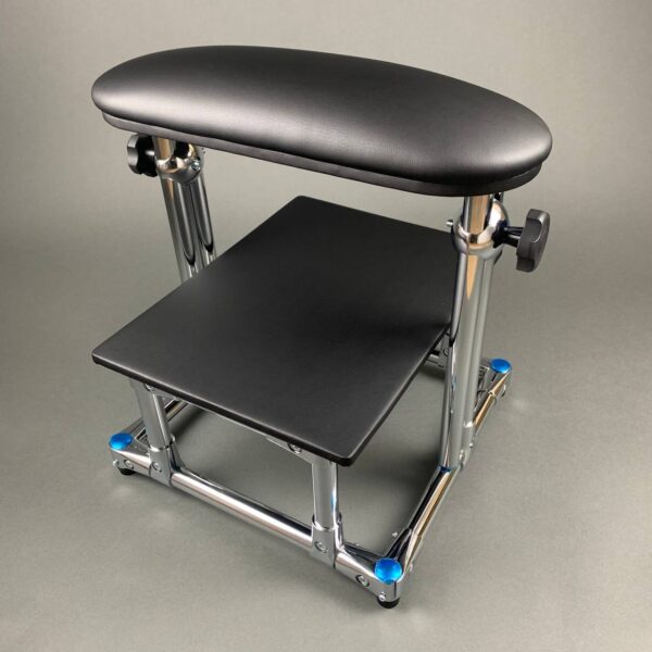 AKRI Pedicure Footrest with Shelf